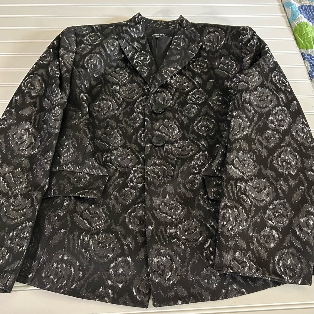 Le Suit Black and Gray Patterned Blazer